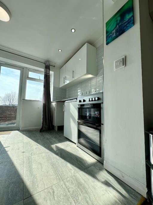 شقة Flat On High Street Saltdean المظهر الخارجي الصورة
